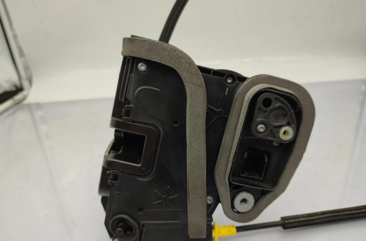 Serrure porte arg OPEL ASTRA K PHASE 1 occasion