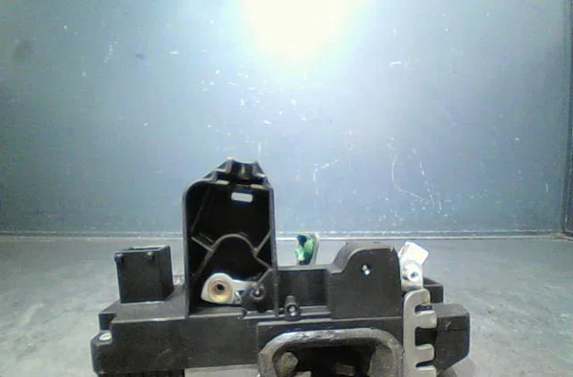 Serrure porte arg Opel CORSA C (X01) 1.7 dti (f08, f68) (2000-2009) 5 portes occasion