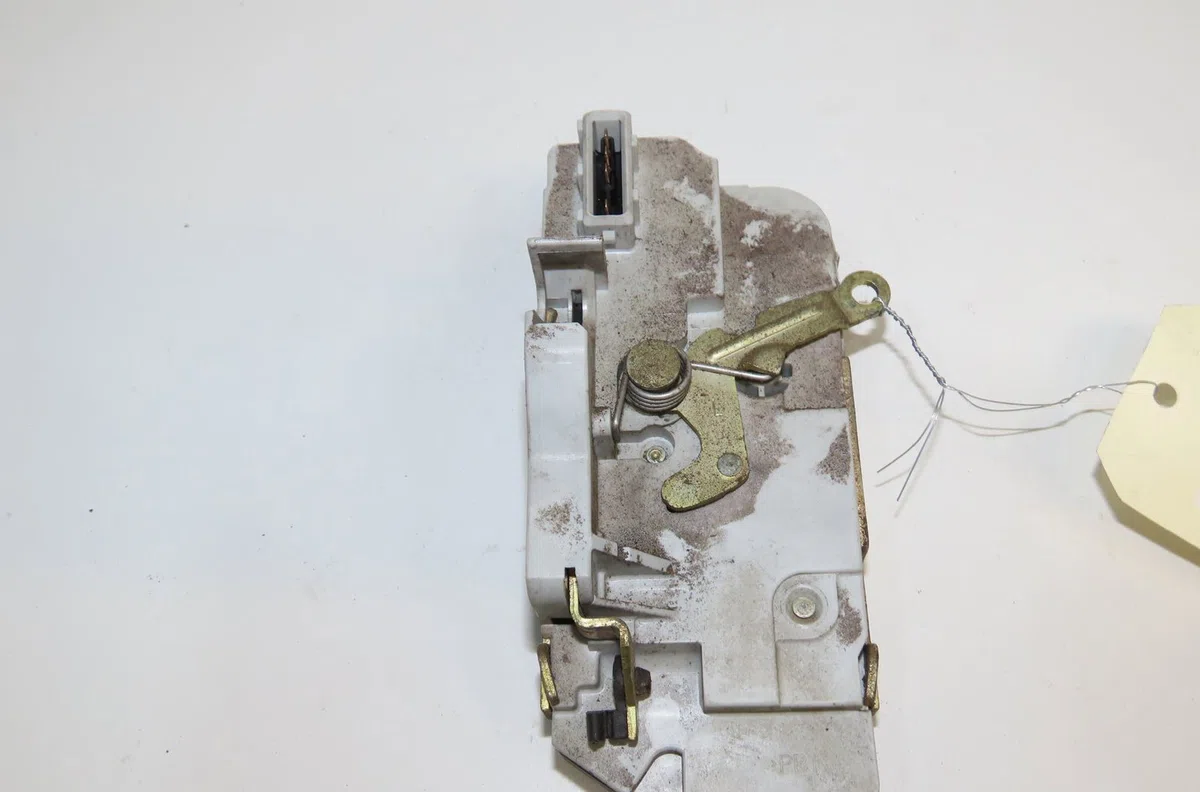 Serrure porte arg Peugeot 206 SW (2E-K) 1.4 (2002-2007) occasion