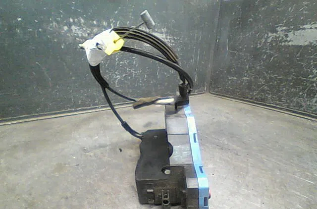 Serrure porte arg Peugeot 207-207 (WA_, WC_) 1.6 hdi (2006-2013) 5 portes occasion