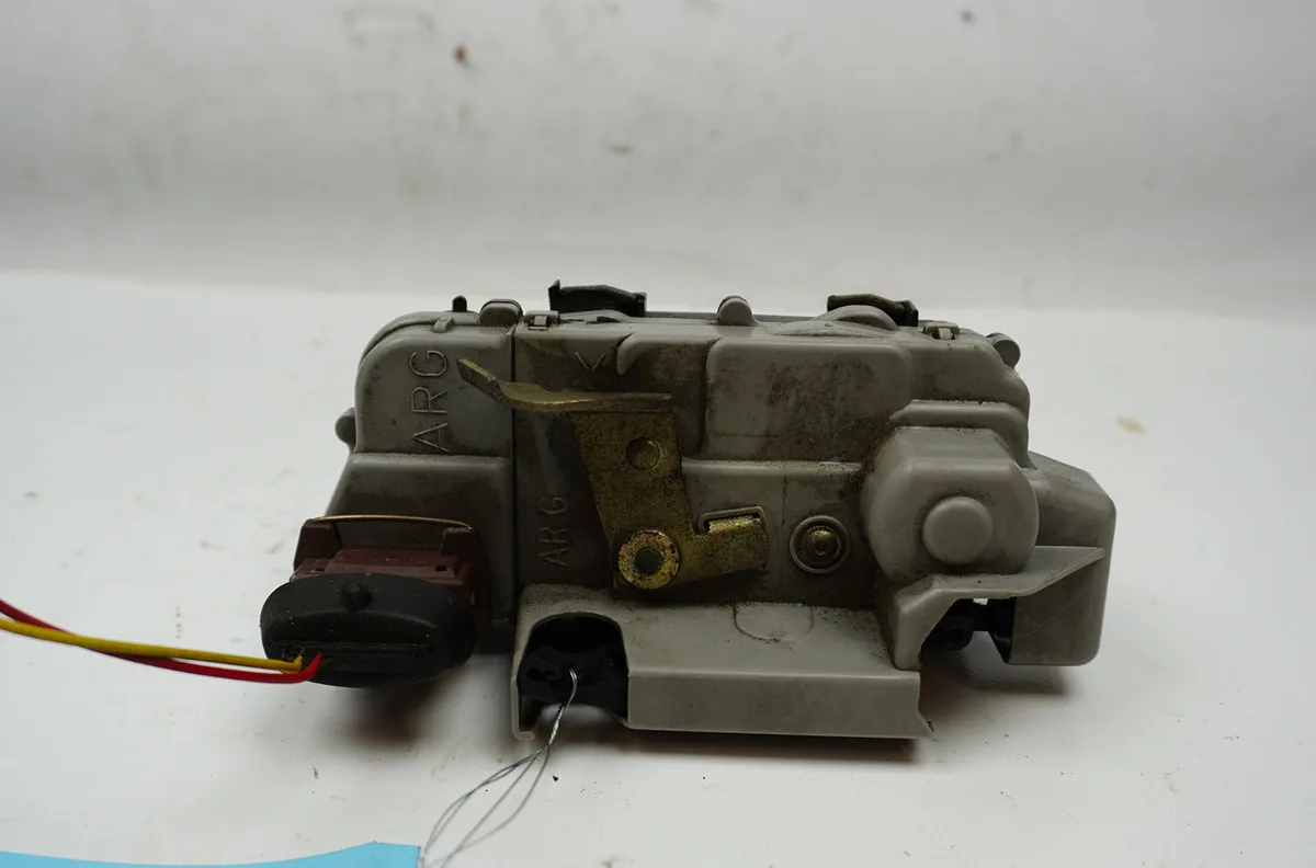 Serrure porte arg Peugeot 306 3-5 portes (7A, 7C, N3, N5) 1.4 (1993-2001) 5 portes occasion