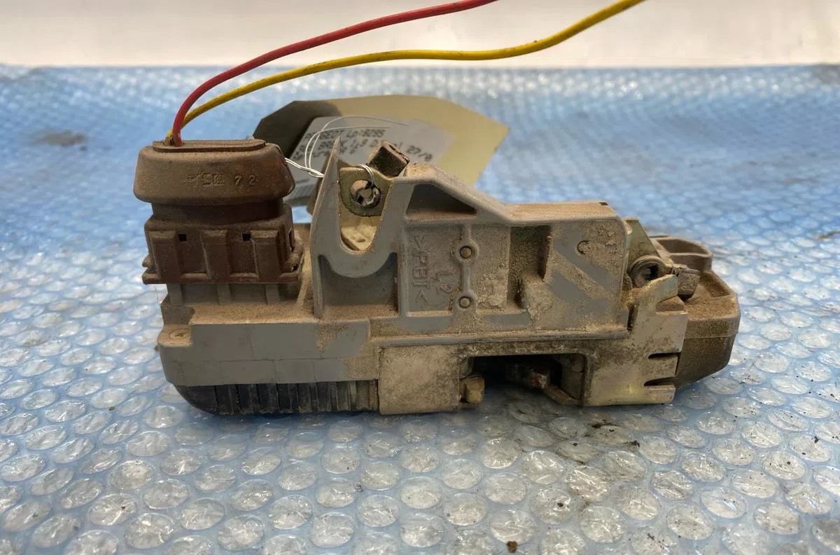 Serrure porte arg Peugeot 306 Break (7E, N3, N5) 1.9 d (1998-2002) occasion