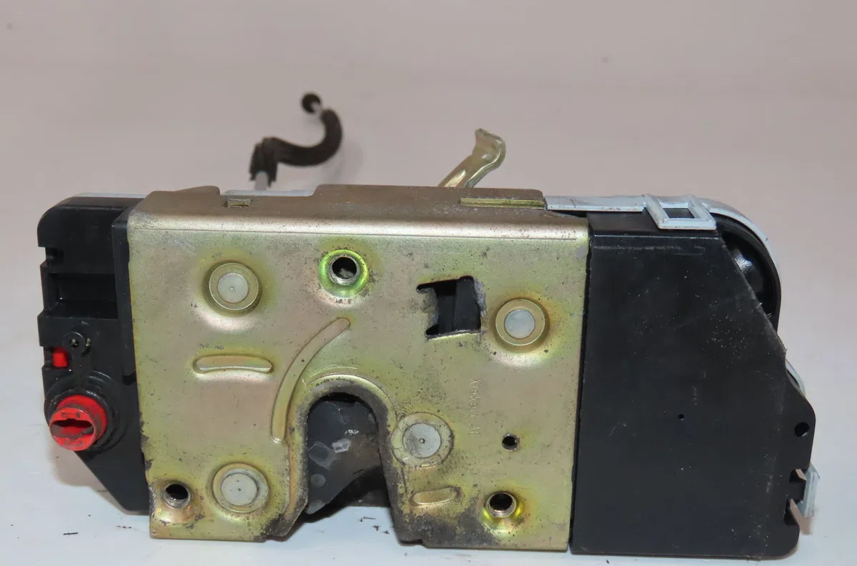 Serrure porte arg Peugeot 307 (3A-C) 2.0 16v (2000-2005) occasion
