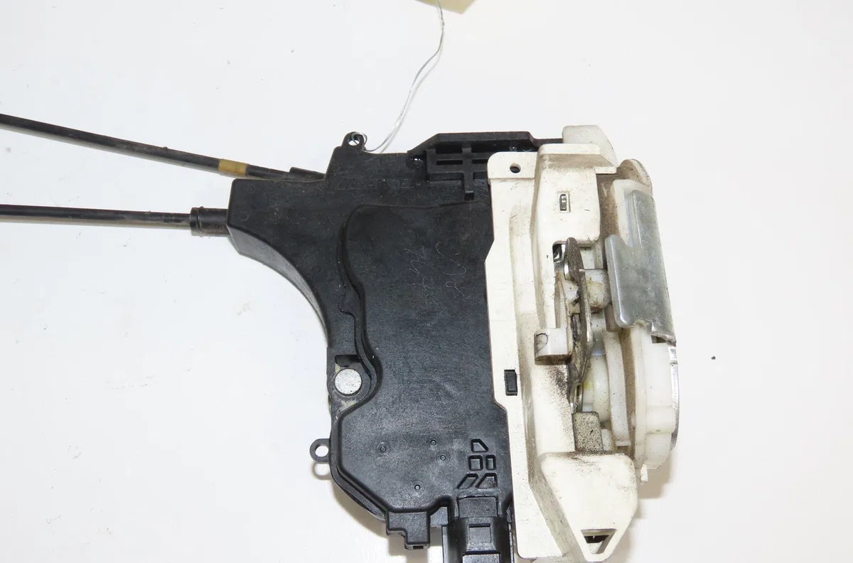 Serrure porte arg Peugeot 4007 (VU_, VV_) 2.2 hdi (2007-2013) occasion