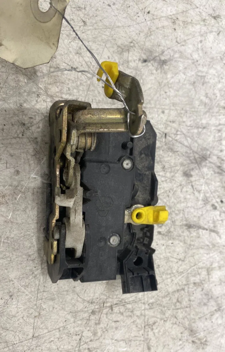 Serrure porte arg Renault CLIO I (B-C57_, 5-357_) 1.2 (b-c-s57a, b-c57s, 5-357f, 5-357j, 5-357l, 5-357r) (1990-1998) 5 p