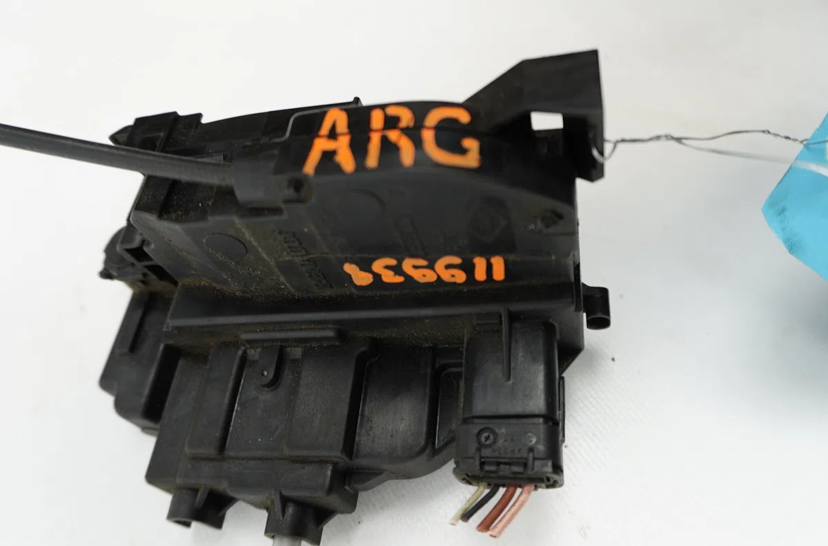 Serrure porte arg Renault CLIO III (BR0-1, CR0-1) 1.5 dci (br17, cr17) (2005-2012) 5 portes occasion