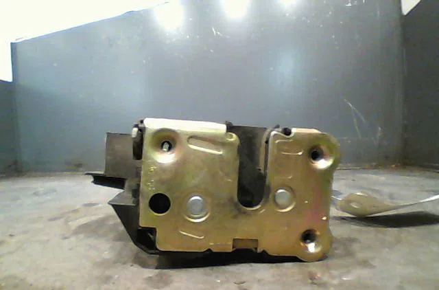 Serrure porte arg RENAULT LAGUNA 1999 occasion