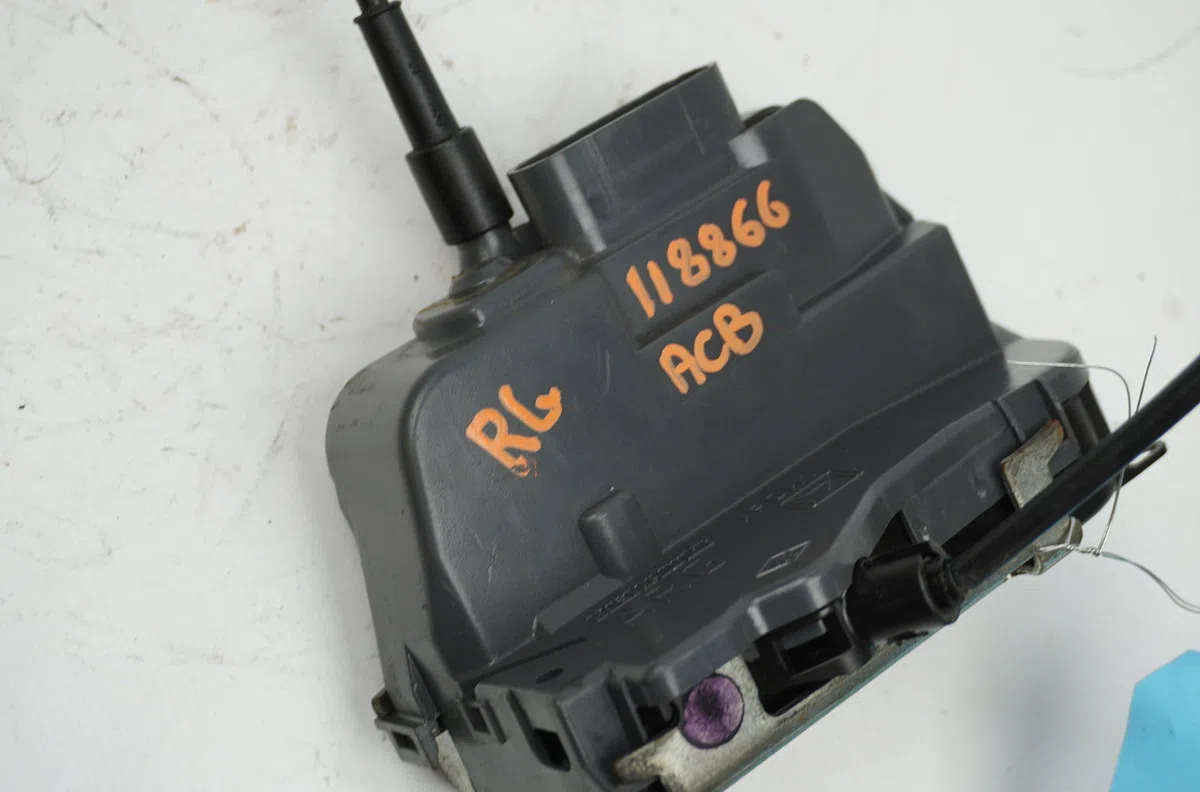 Serrure porte arg Renault LAGUNA II Grandtour (KG0-1_) 1.9 dci (kg0g) (2001-2007) occasion