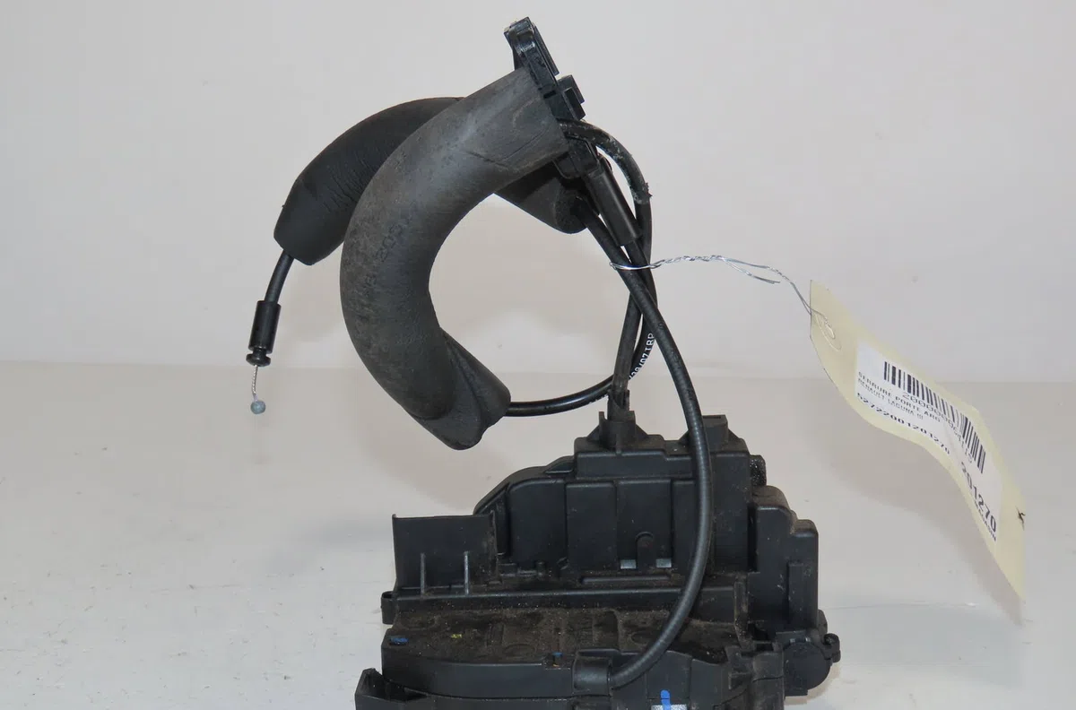 Serrure porte arg Renault LAGUNA III (BT0-1) 2.0 dci (bt01, bt08, bt09, bt0e, bt0k, bt12, bt1c, bt1d,... (2007-2015) 5 p