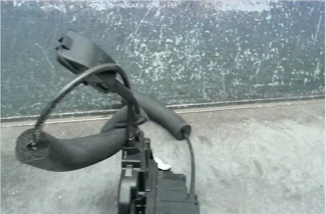 Serrure porte arg Renault LAGUNA III (BT0-1) 2.0 dci (bt07, bt0j, bt14, bt1a, bt1s) (2007-2015) 5 portes occasion