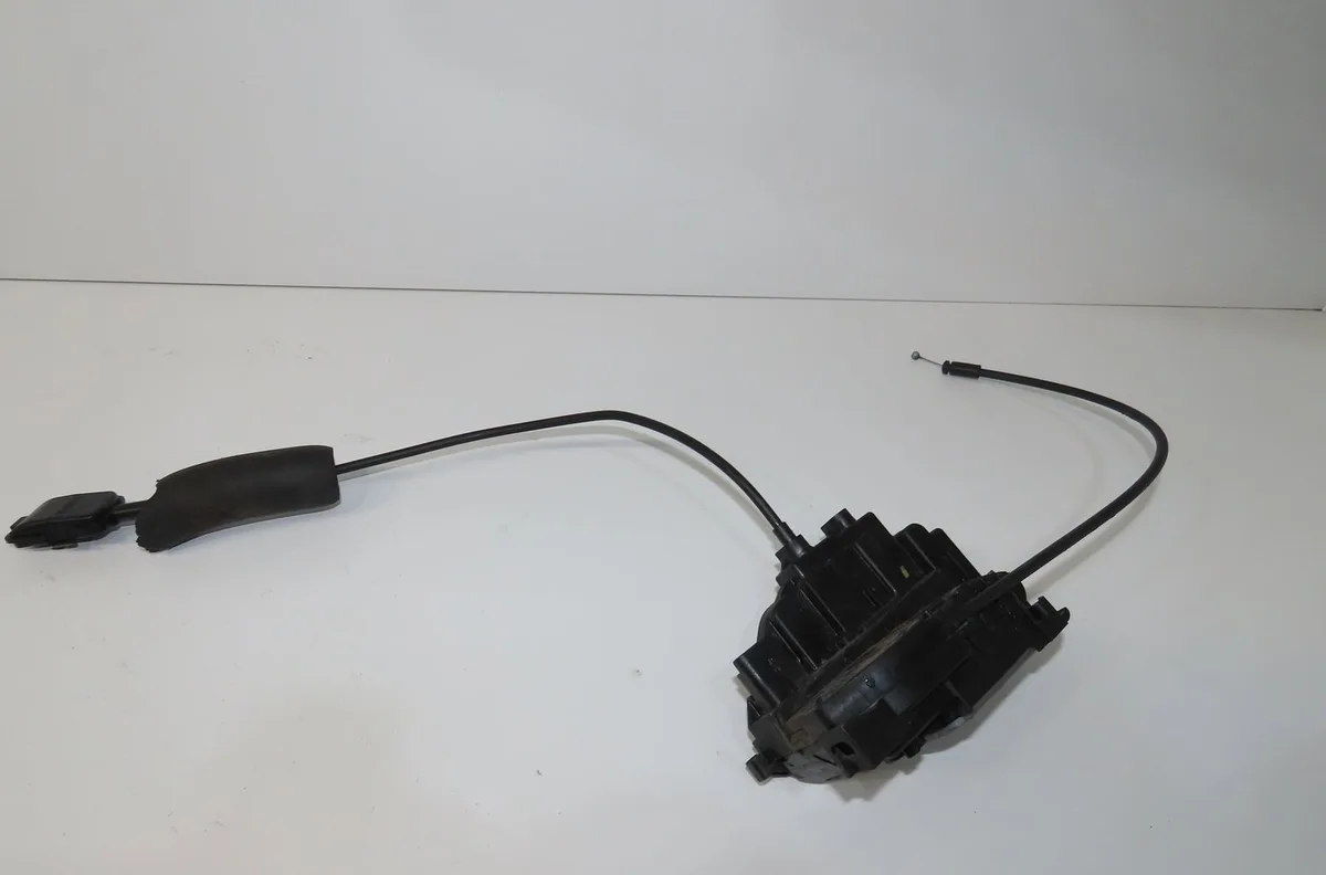 Serrure porte arg Renault MEGANE III 3-5 portes (BZ0-1_, B3_) 1.5 dci (bz09, bz0d, bz1w, bz29, bz14) (2009) 5 portes occ