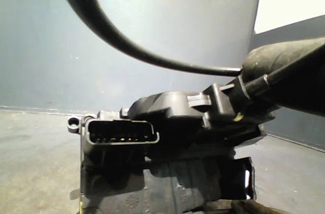 Serrure porte arg Renault MEGANE III Grandtour (KZ0-1) 1.5 dci (kz09, kz0d, kz1g, kz29, kz14, kz1w, kz10, kz1f,... (2009