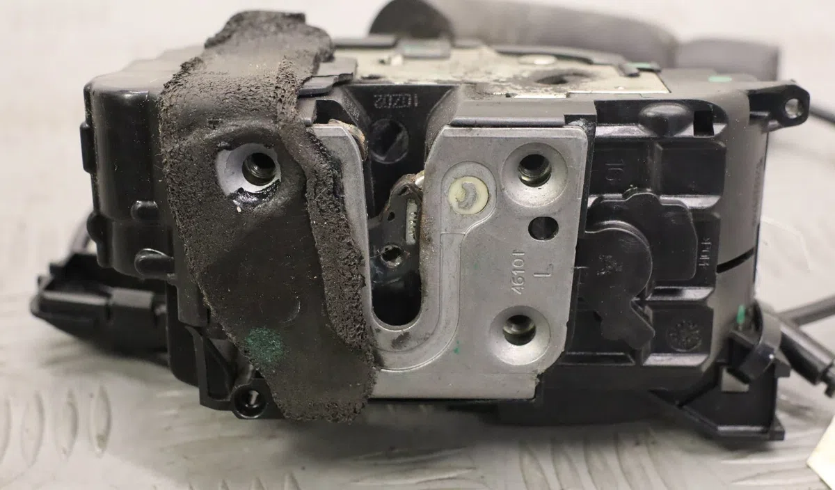 Serrure porte arg Renault MEGANE III Grandtour (KZ0-1) 1.5 dci (kz09, kz0d, kz1g, kz29, kz14, kz1w, kz10, kz1f,... (2009