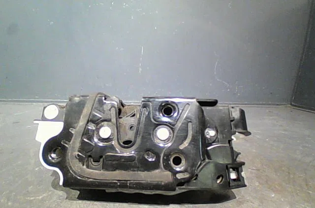 Serrure porte arg Seat IBIZA IV (6J5, 6P1) 1.2 (2009-2011) occasion