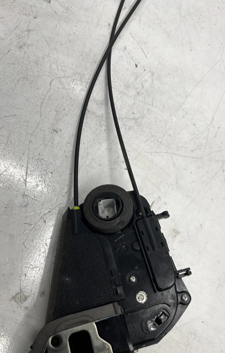 Serrure porte arg Toyota YARIS (_P9_) 1.4 d-4d (nlp90_) (2005-2012) occasion