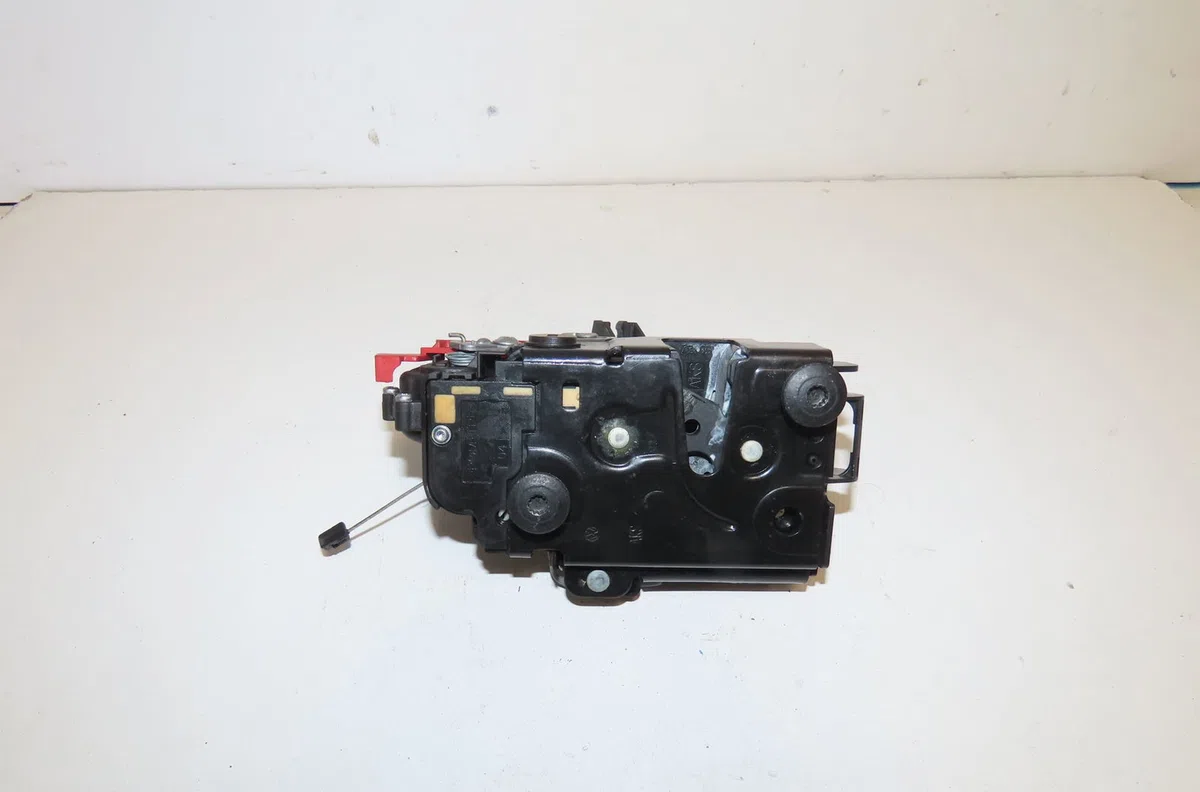 Serrure porte arg Volkswagen GOLF PLUS V (5M1, 521) 1.9 tdi (2005-2009) 5 portes occasion