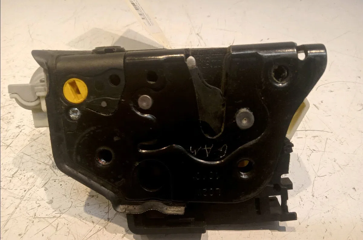 Serrure porte arg Volkswagen PASSAT B6 Variant (3C5) 2.0 tdi (2005-2010) 5 portes occasion