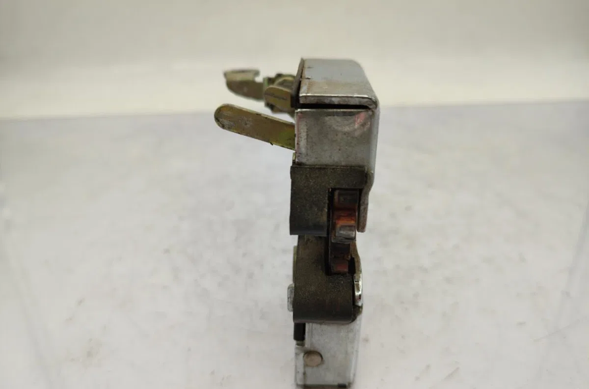 Serrure porte avd AUDI 80 3 AVANT PHASE 2 BREAK occasion