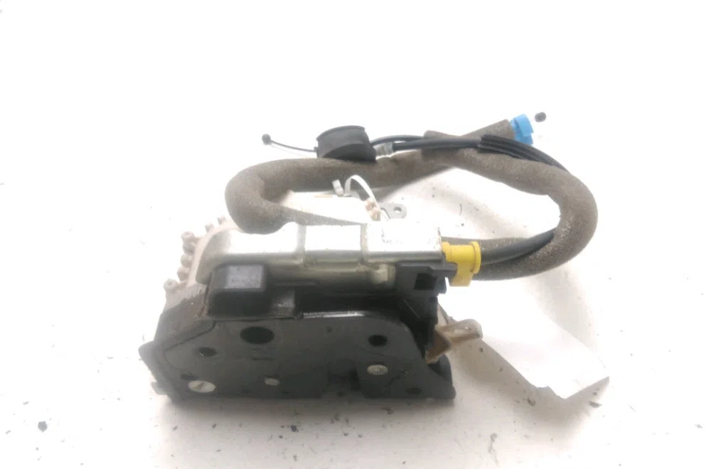 Serrure porte avd Audi A1 (8X1, 8XK) 1.2 tfsi (2010-2015) occasion