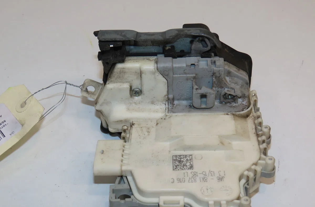 Serrure porte avd Audi A1 Sportback (8XA, 8XF) 1.0 tfsi (2015-2018) occasion