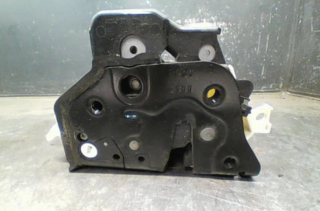 Serrure porte avd Audi A3 Décapotable (8P7) 2.0 tdi (2008-2013) occasion