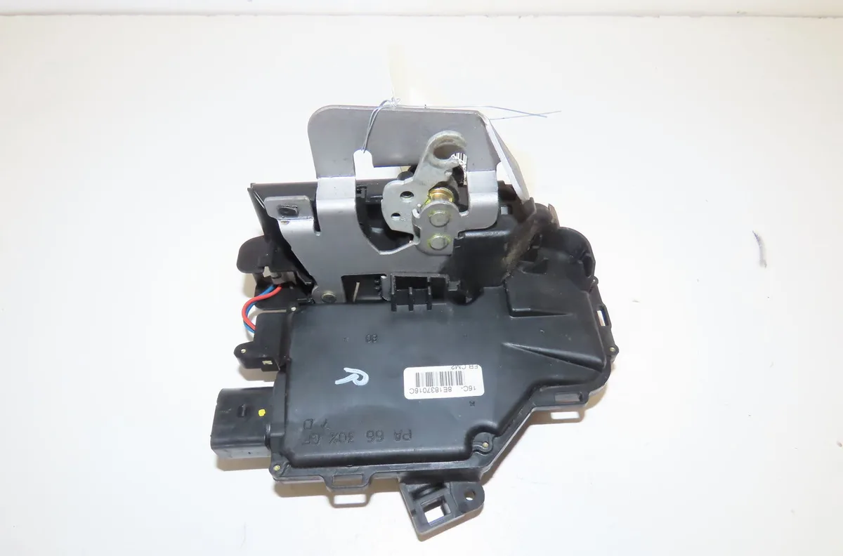 Serrure porte avd Audi A4 B6 Avant (8E5) 1.9 tdi quattro (2001-2004) occasion