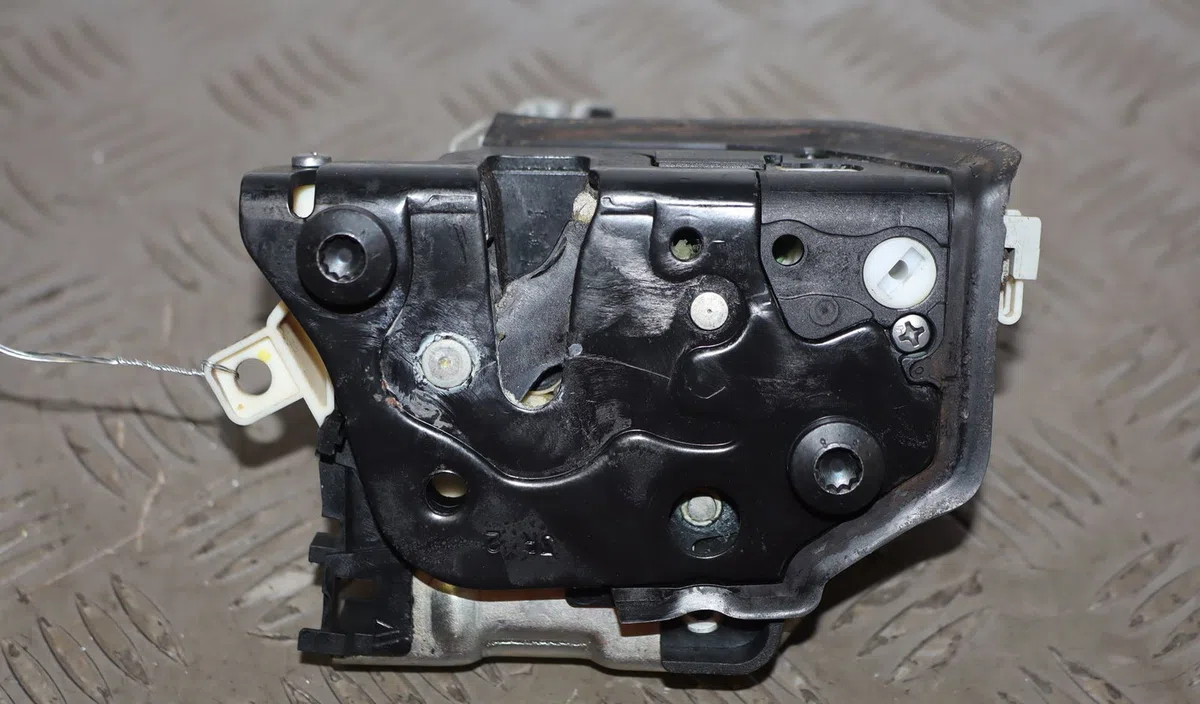 Serrure porte avd Audi A4 B8 Avant (8K5) 2.0 tdi (2008-2015) occasion
