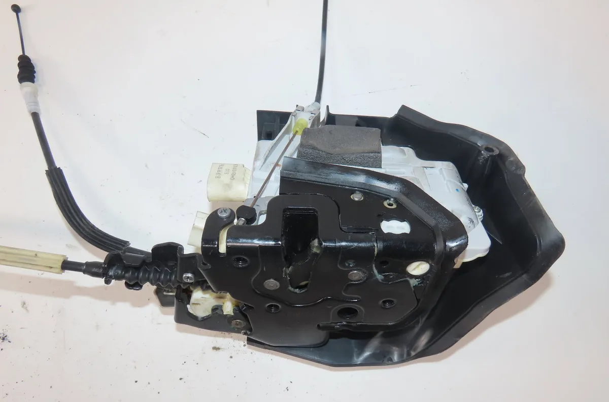 Serrure porte avd Audi A8 D4 (4H2, 4H8, 4HC, 4HL) 3.0 tdi quattro (2010-2015) occasion