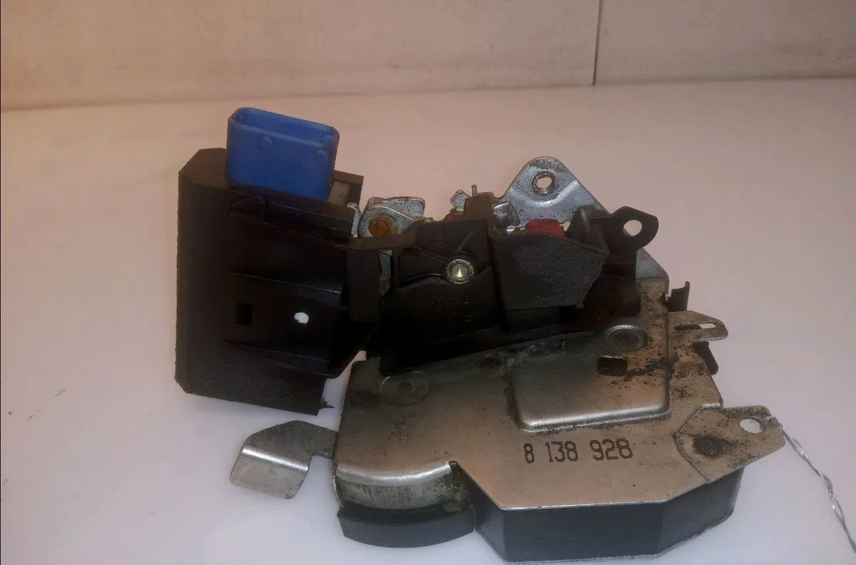 Serrure porte avd Bmw 5 (E34) 525 tds (1991-1995) occasion