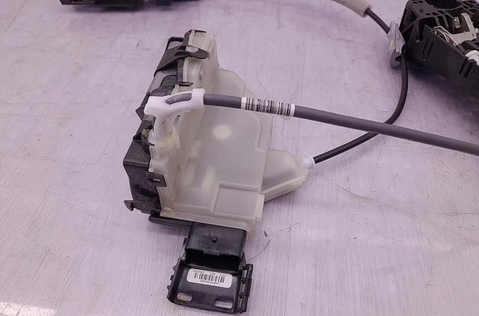 Serrure porte avd CITROEN C3 3 PHASE 2 occasion
