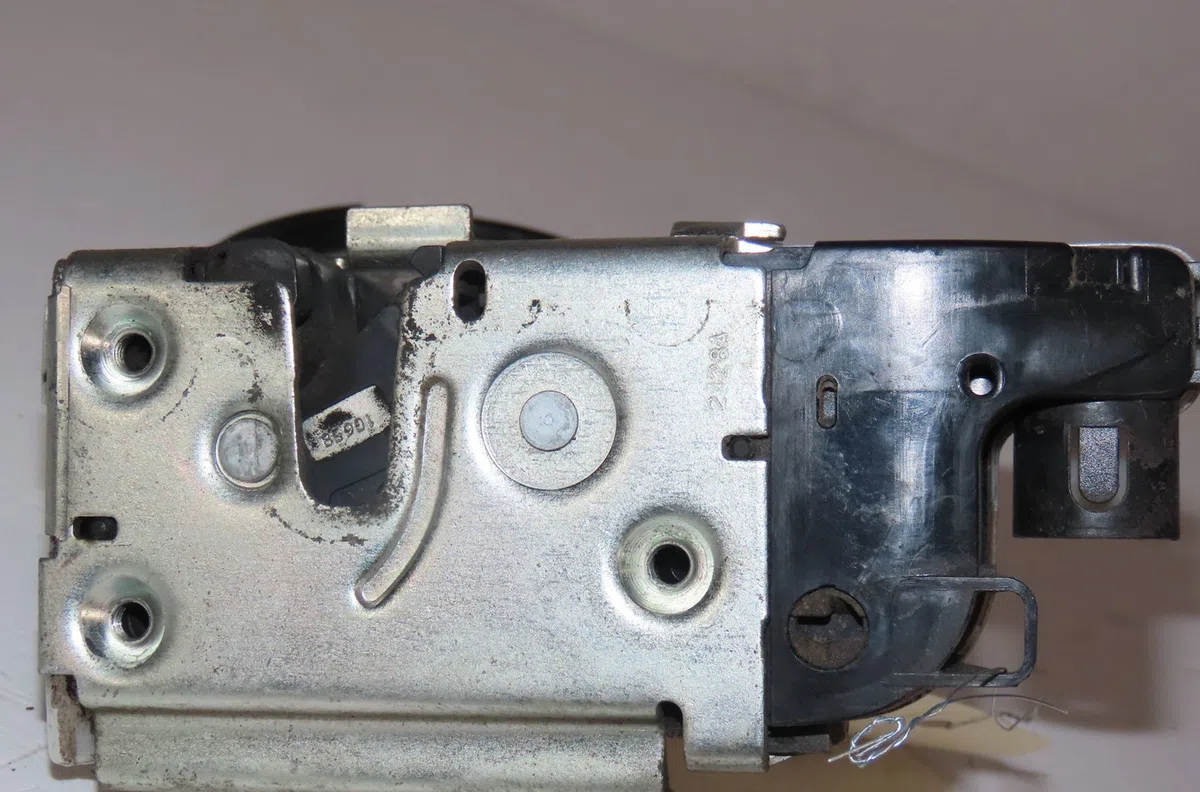 Serrure porte avd Citroën C3 I (FC_, FN_) 1.4 hdi (2003-2011) 5 portes occasion