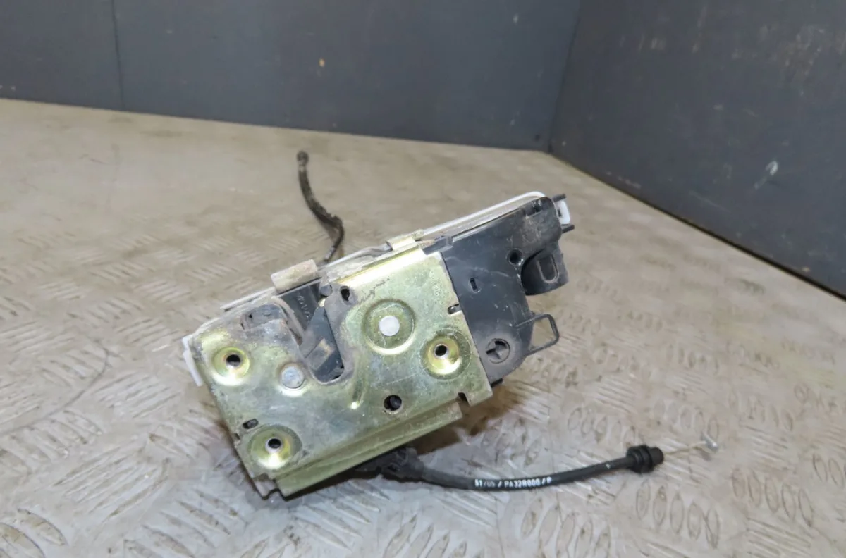 Serrure porte avd Citroen C3 I (FC_, FN_) 1.6 16v (2002-2010) 5 portes occasion