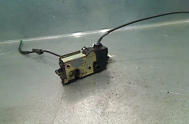 Serrure porte avd Citroën C4 I (LC_) 1.6 hdi (2004-2011) 5 portes occasion