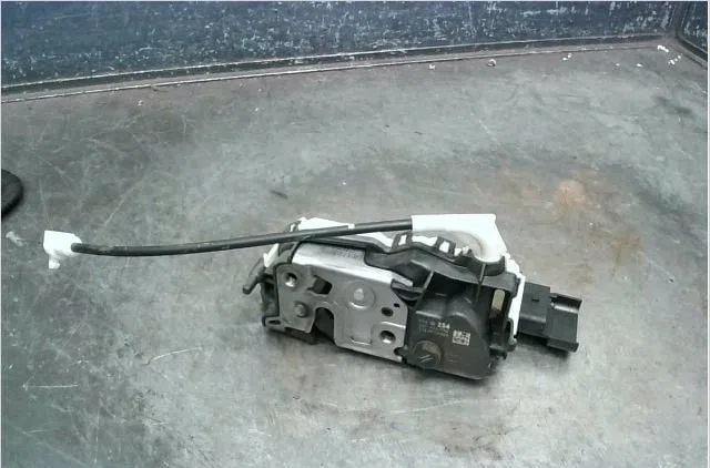 Serrure porte avd Citroen DS3 (SA_) 1.6 hdi 90 (2009-2015) 3 portes occasion