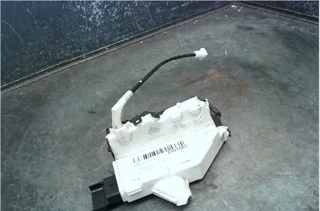 Serrure porte avd Citroen DS3 (SA_) 1.6 hdi 90 (2009-2015) 3 portes occasion