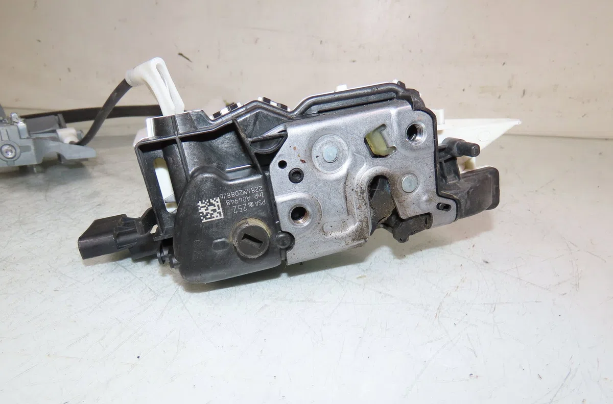 Serrure porte avd Citroen DS3 (SA_) 1.6 thp 155 (2010-2015) 3 portes occasion