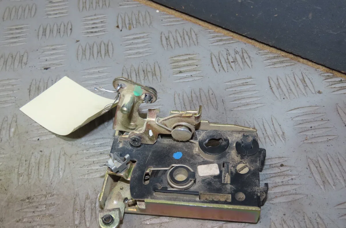 Serrure porte avd Citroën SAXO (S0, S1) 1.0 x (1996-1998) occasion