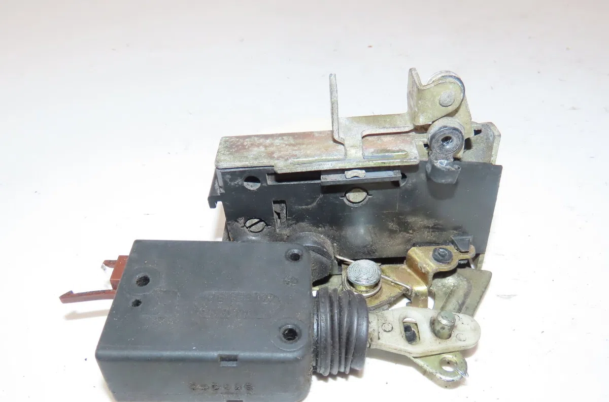 Serrure porte avd Citroen SAXO (S0, S1) 1.1 x, sx (1996-2003) 5 portes occasion