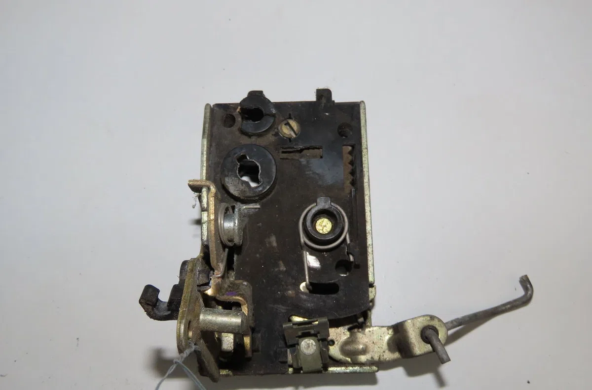 Serrure porte avd Citroen SAXO (S0, S1) 1.1 x, sx (1996-2003) 5 portes occasion