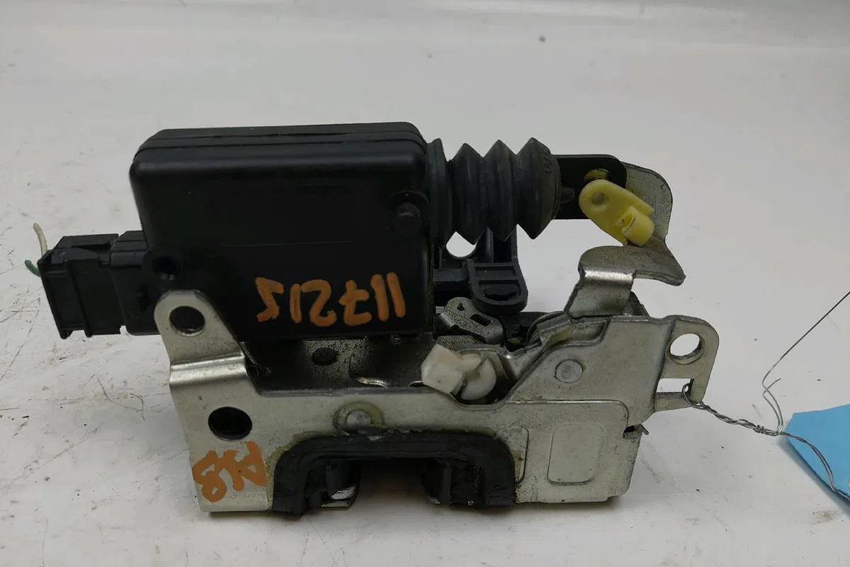 Serrure porte avd Dacia DUSTER (HS_) 1.5 dci (hsmc) (2010-2018) occasion
