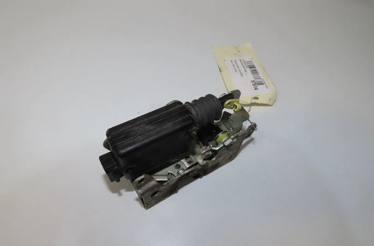 Serrure porte avd Dacia LOGAN MCV (KS_) 1.5 dci (ks0w) (2007-2012) 5 portes occasion