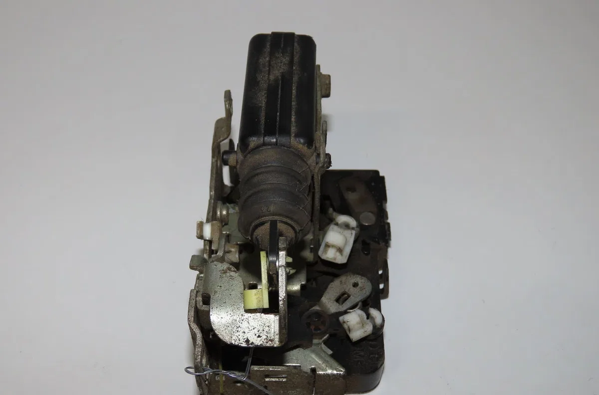 Serrure porte avd Dacia LOGAN MCV (KS_) 1.5 dci (ks0w) (2007-2012) 5 portes occasion