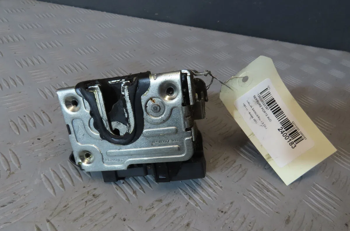 Serrure porte avd DACIA SANDERO 2012 occasion