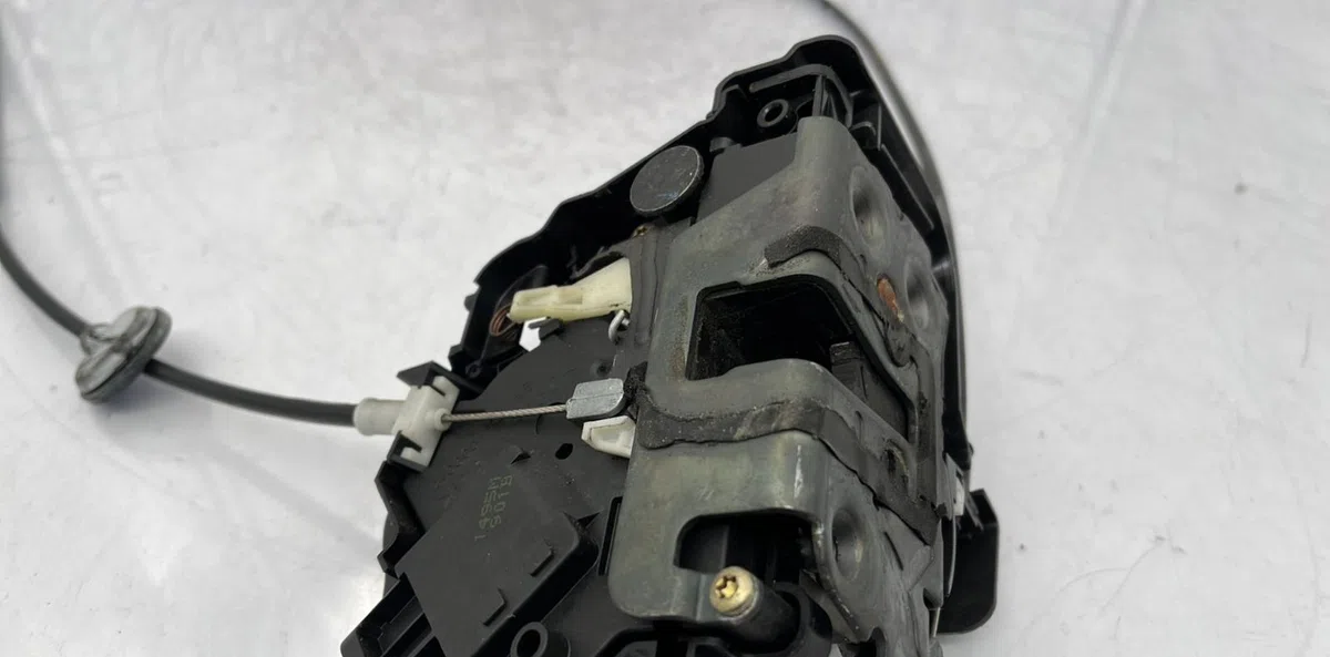 Serrure porte avd FORD C-MAX 1 PHASE 1 occasion