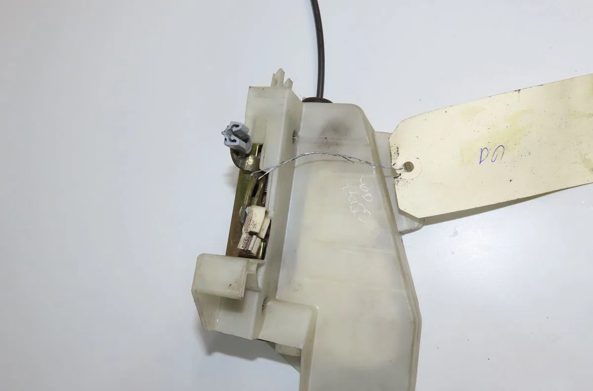 Serrure porte avd Ford FIESTA IV (JA_, JB_) 1.3 i (1995-2002) occasion