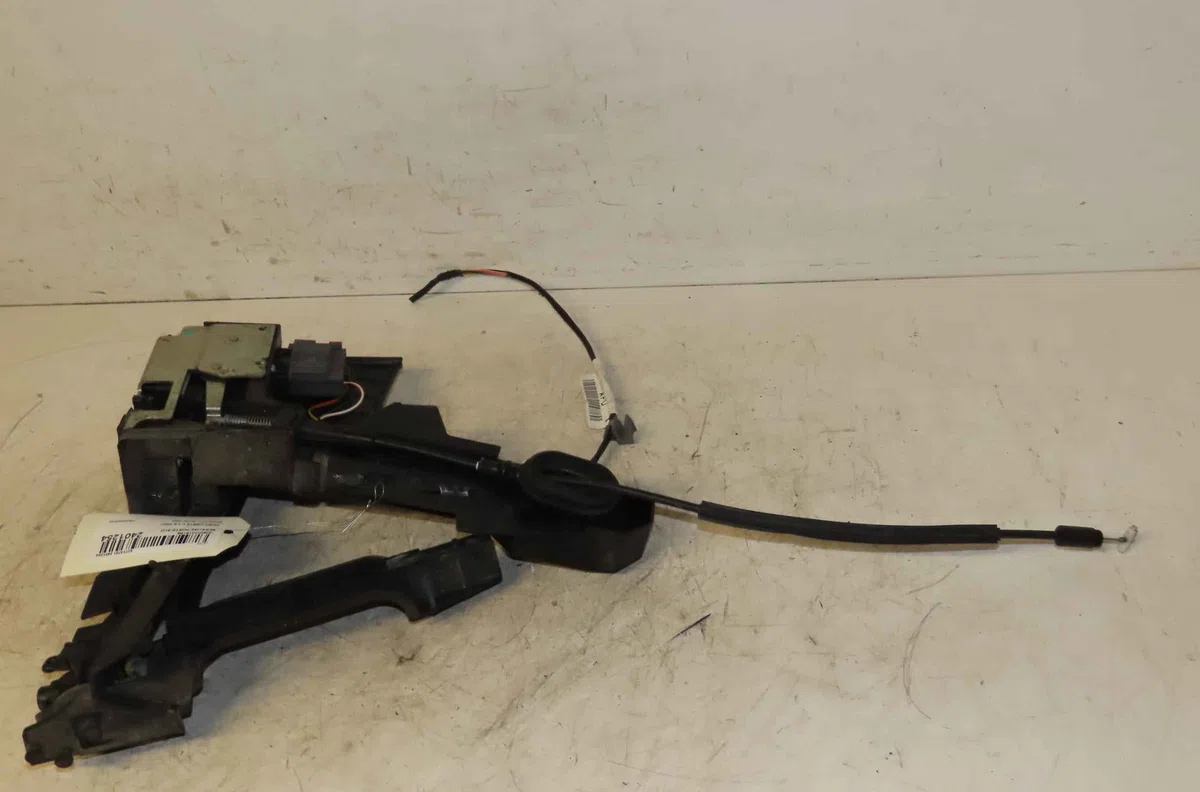 Serrure porte avd FORD FIESTA V occasion