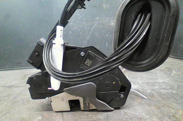Serrure porte avd Ford FIESTA VI (CB1, CCN) 1.25 (2008-2017) 5 portes occasion