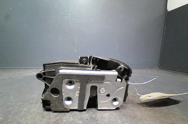 Serrure porte avd Ford FIESTA VI (CB1, CCN) 1.6 tdci (2008-2012) occasion