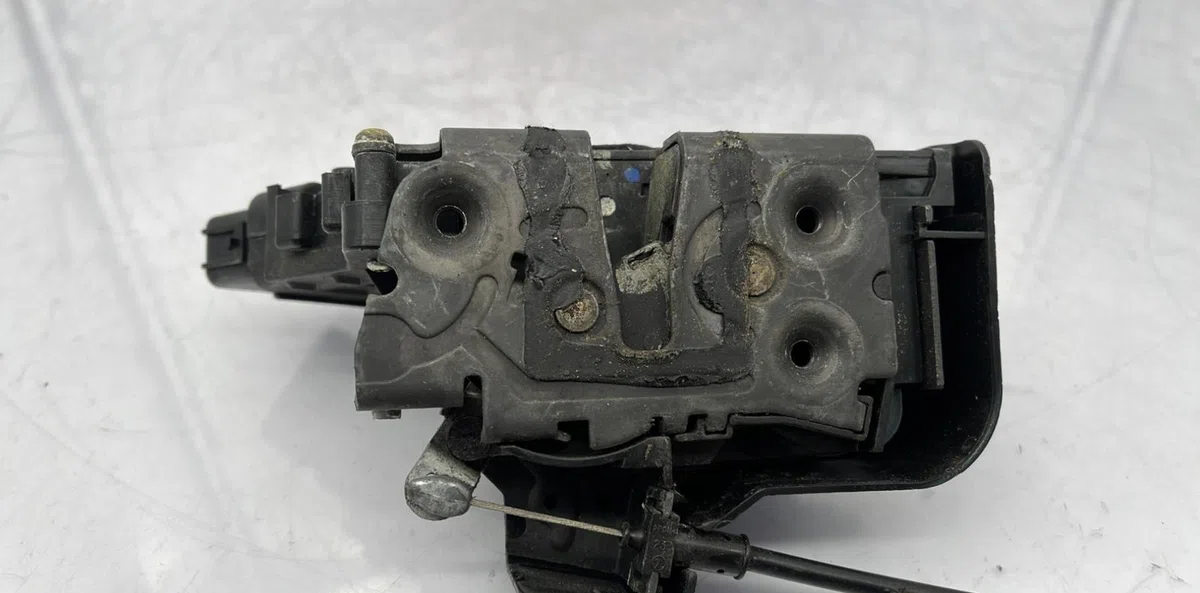 Serrure porte avd FORD FOCUS 2 PHASE 1 occasion