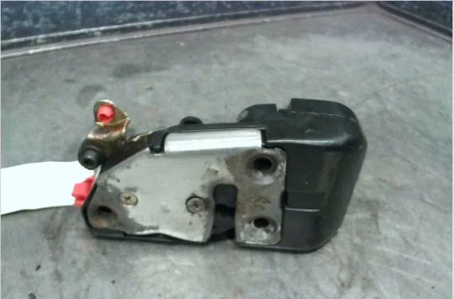 Serrure porte avd Jeep CHEROKEE (XJ) 2.5 td 4x4 (1988-2001) occasion